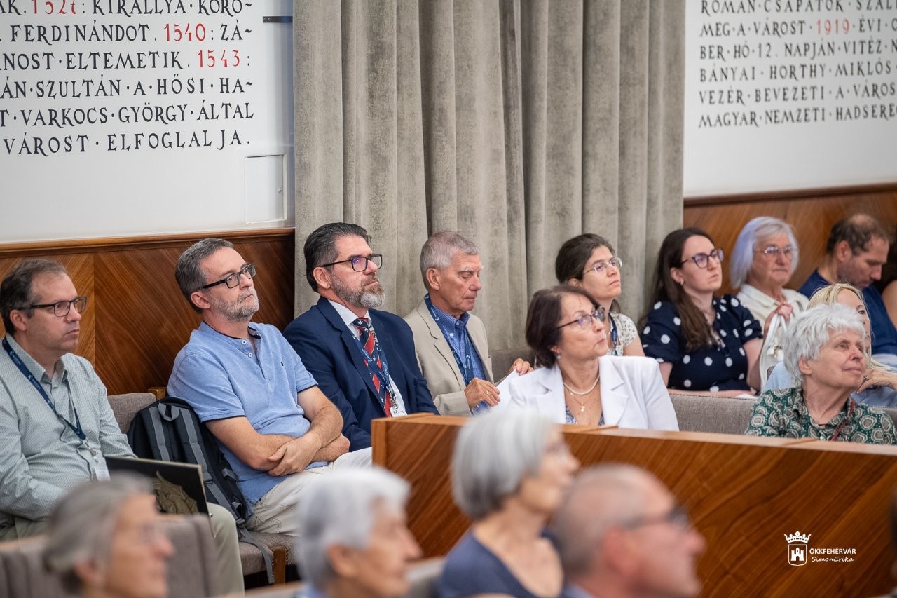 Második napjához érkezett az Anjou-konferencia
